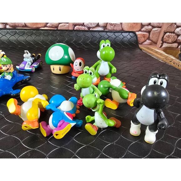 20+ Nintendo Super Mario Figurine Lot #B15 - Picture 8 of 15
